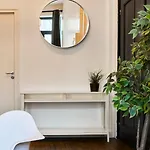 아파트 Bright 3-bedroom 2-bathroom Flat. 릴