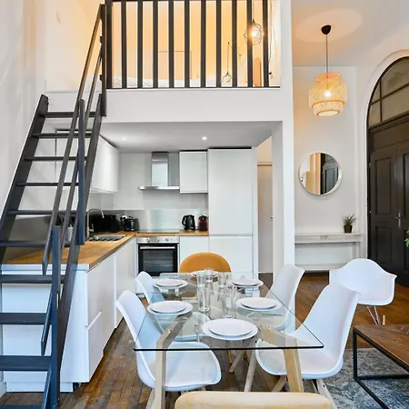 Bright 3-bedroom 2-bathroom Flat. 公寓 里尔