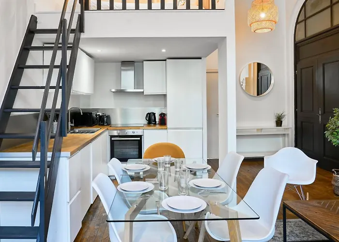 Bright 3-bedroom 2-bathroom Flat.