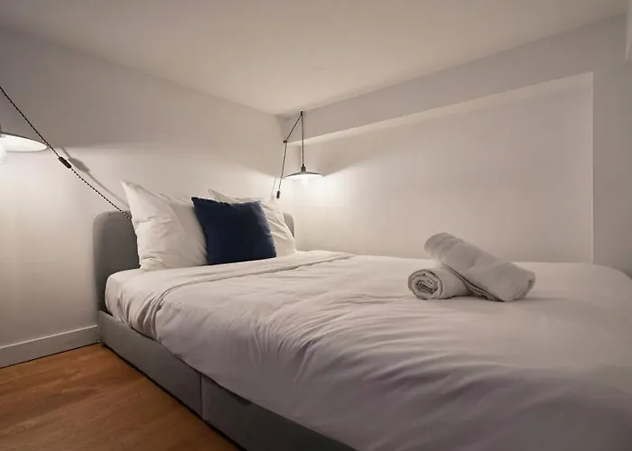 Bright 3-bedroom 2-bathroom Flat.