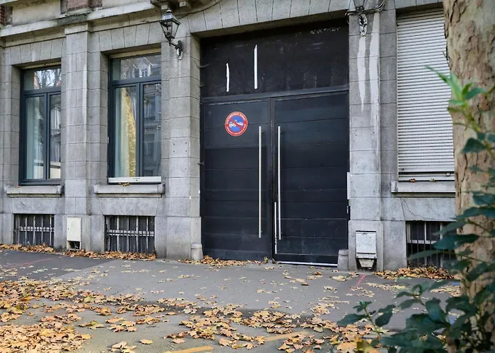 Bright 3-bedroom 2-bathroom Flat. 아파트 릴