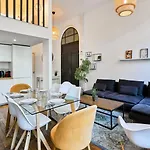 Bright 3-bedroom 2-bathroom Flat. * Lille