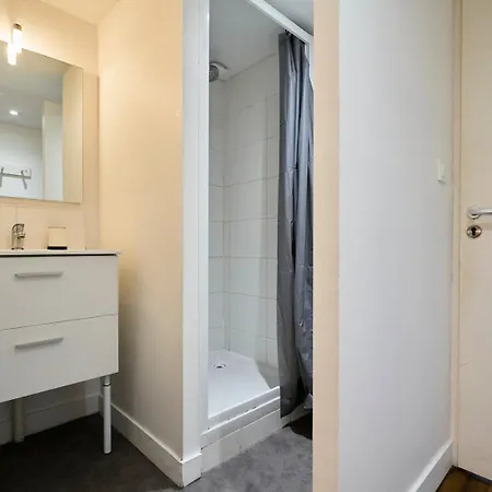דירה Bright 3-bedroom 2-bathroom Flat. ליל