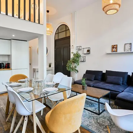 Bright 3-bedroom 2-bathroom Flat. * Lille