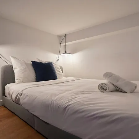 Bright 3-bedroom 2-bathroom Flat.
